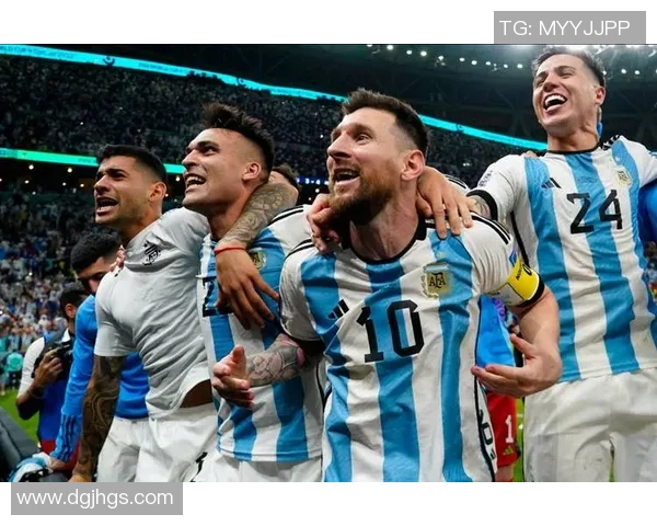 梅西C罗内马尔三位足球巨星的传奇故事与全球影响力解析 梅西C罗内马尔三位足球巨星的传奇故事与全球影响力解析